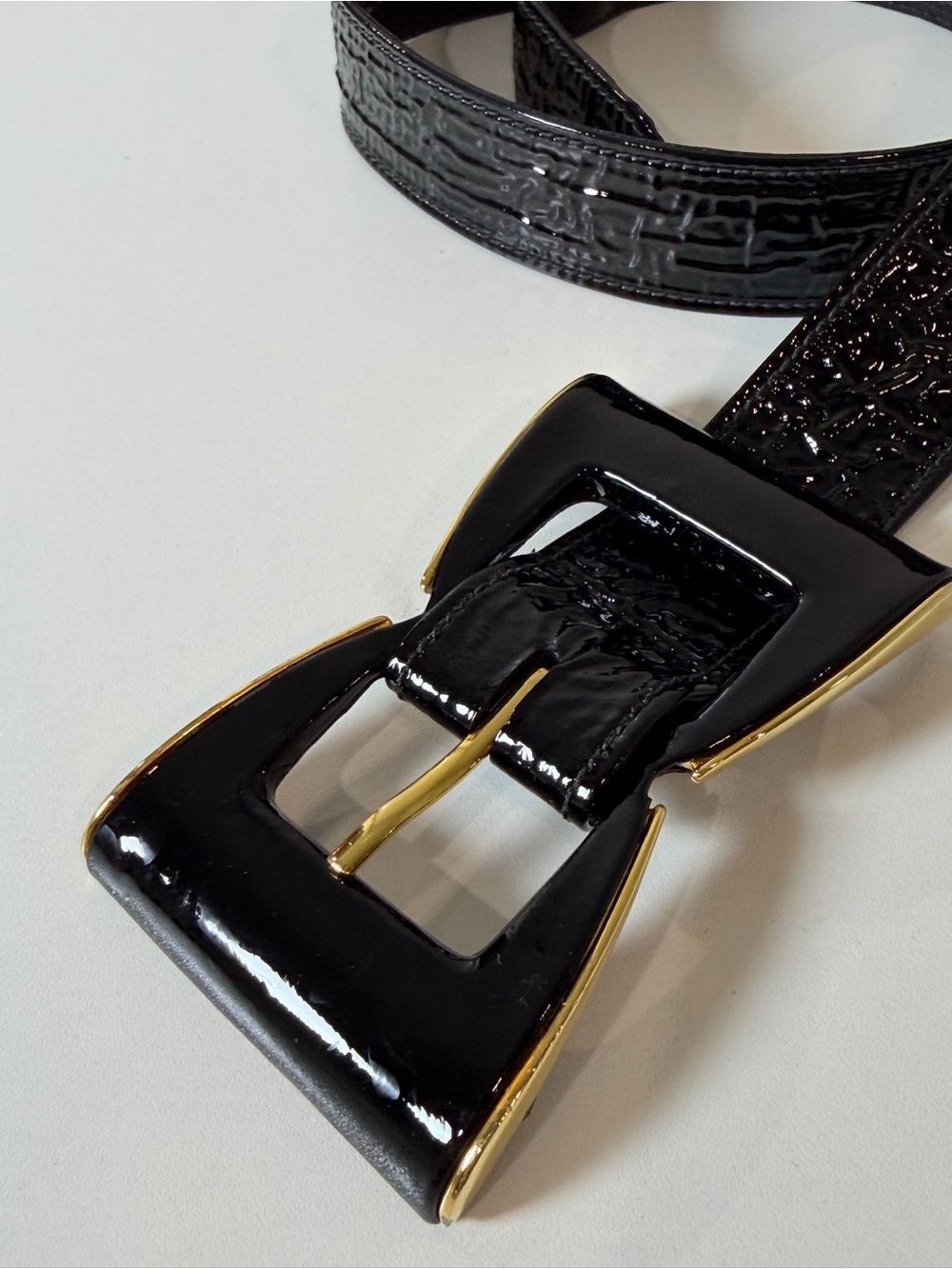 Oscar de la Renta USA Small Genuine Leather Black Bow Tie Gold Tone Belt Cute - Picture 3 of 13
